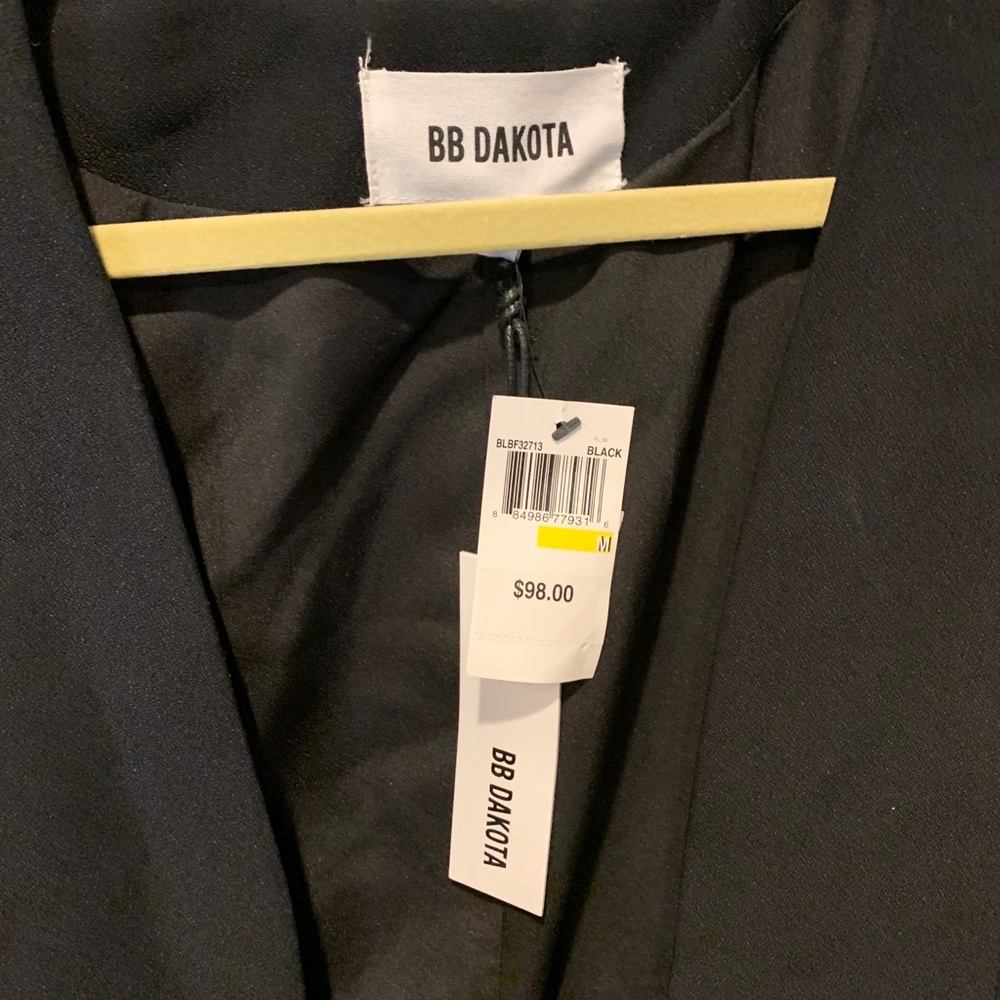 BB Dakota off shoulder blazer